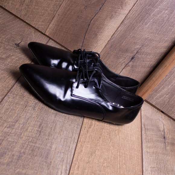 Black Flats - Picture 5 of 6